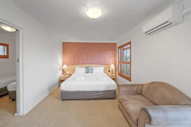 Family, Quadruple, Country Plaza Motel Taree 1/1