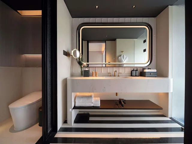 غرفة سوبيريور بسريرين منفصلين، Sofitel Shanghai North Bund 8/8