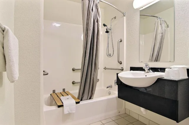 Room, King Bed, Motel6 Fort Stockton, TX 6/7
