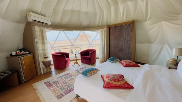 1 Bedroom, Luxury, Tent, King Bed, Mountain Side, Mountain View، Wadi Rum Mazayen Camp 1/10