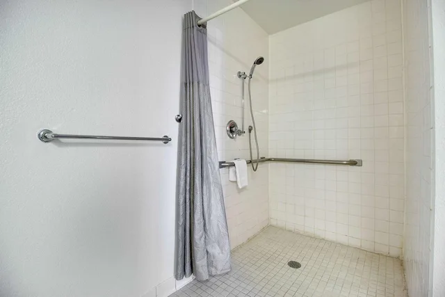 غرفة بسرير مزدوج لذوي الإعاقة، Motel6 Phoenix, AZ - East 9/10