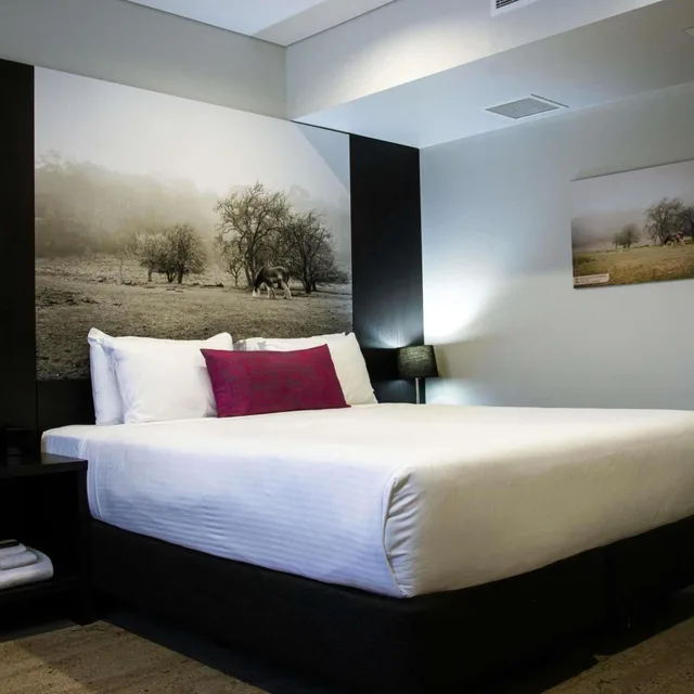 جناح سوبيريور بسرير كينج بغرفتي نوم، Mercure Tamworth 5/8