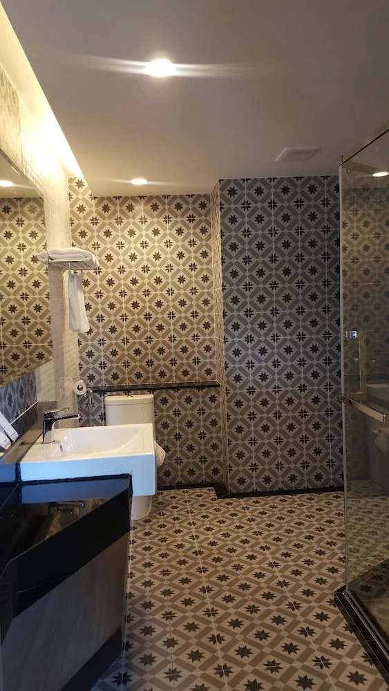 جناح بريميير بسرير كينج، Chezzotel Pattaya 4/6