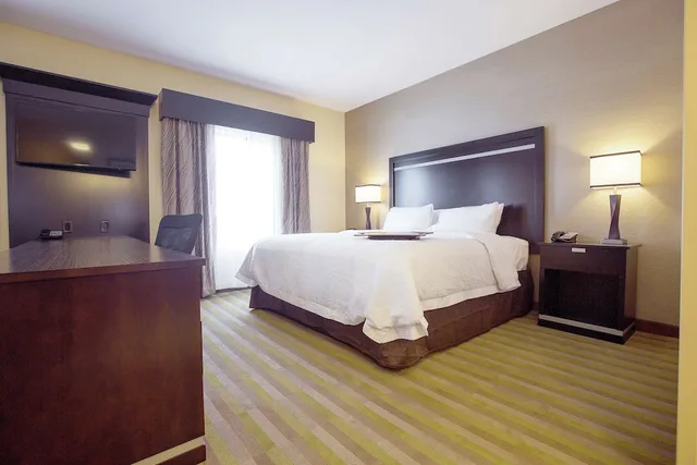 Studio, King Bed, Accessible, Hampton Inn And Suites Toledo Westgate 1/2