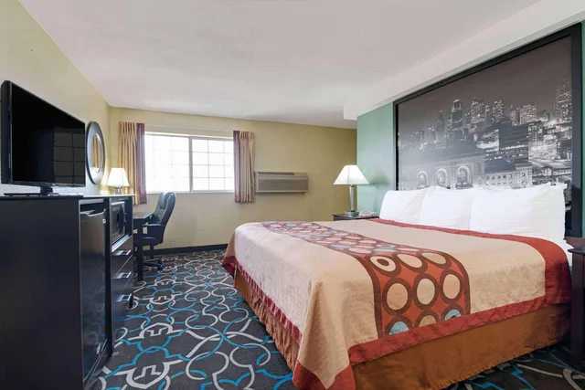 غرفة بسرير كينج، Super 8 By Wyndham Kansas City 1/1