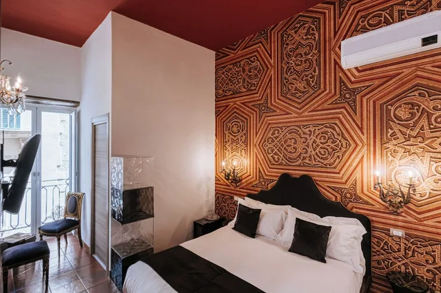 غرفة أساسية بسرير كوين بإطلالة على المدينة بشرفة، B&B Porta Marina Ortigia 1/10