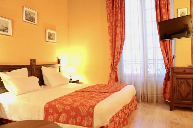 Charming, Double Bed، HOTEL DE LA BRETONNERIE 1/10