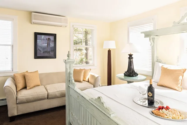 Deluxe, King Bed, Brass Key Guesthouse - Adults Only 3/6