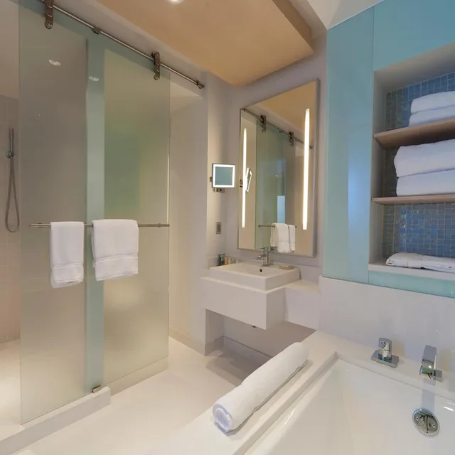 غرفة ديلوكس بسريرين كوين، Radisson Blu Aqua Hotel, Chicago 5/5