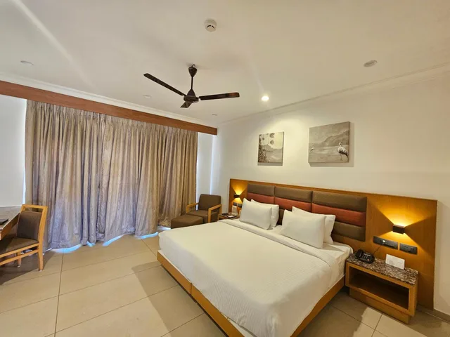 Green, Cottage, King Bed، The Fern Wisteria Resort Dhari 1/1