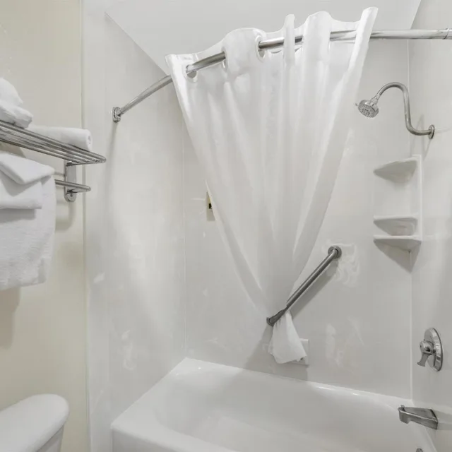 غرفة خارجية بسريرين كوين، Best Western Plus Northwoods Inn 9/9