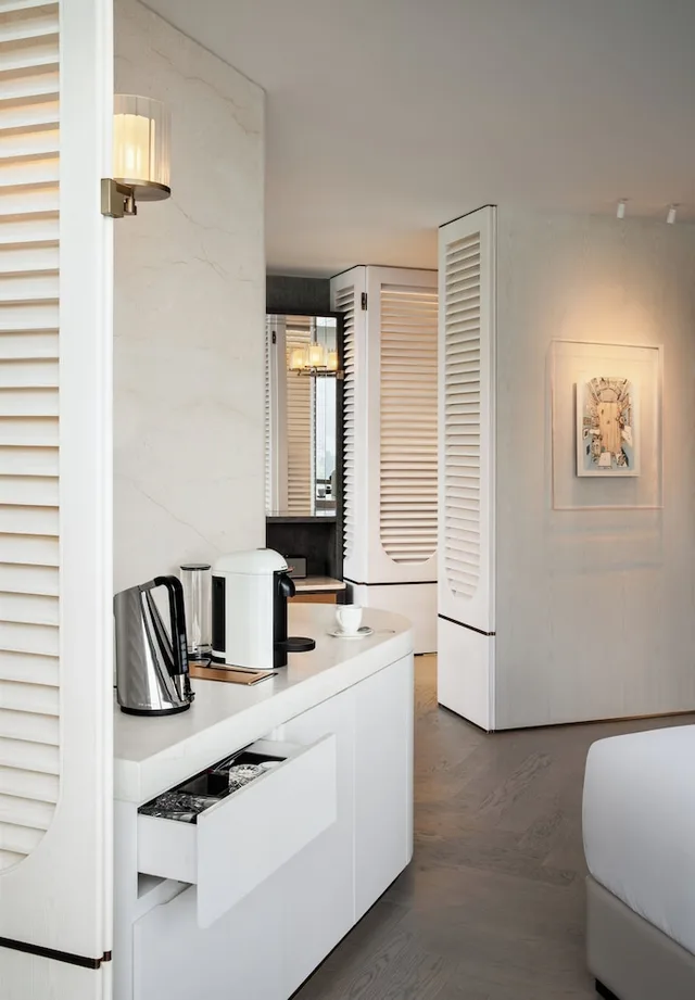 Sea Gulf, Suite, King Bed، Regent Shanghai On The Bund 2/2