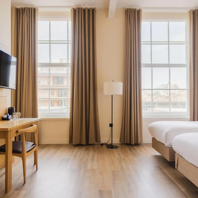 استوديو عائلي، School Lane Hotel in Liverpool ONE 1/6
