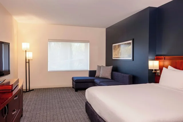 غرفة بسرير كينج، Courtyard Toluca Tollocan 4/10