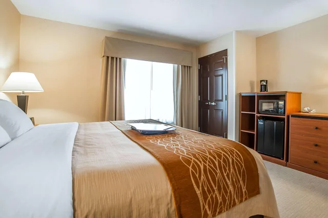 جناح بسرير كينج، Comfort Inn and Suites Gateway to Glacier National Park 1/4