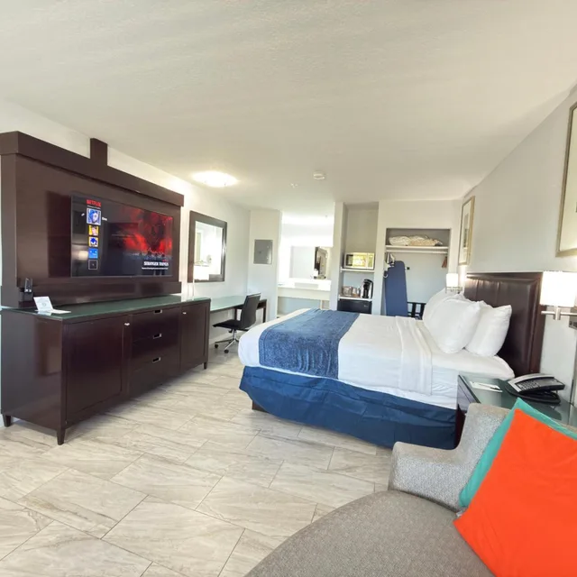 غرفة ديلوكس بسرير كينج، Lantern Inn & Suites 5/10