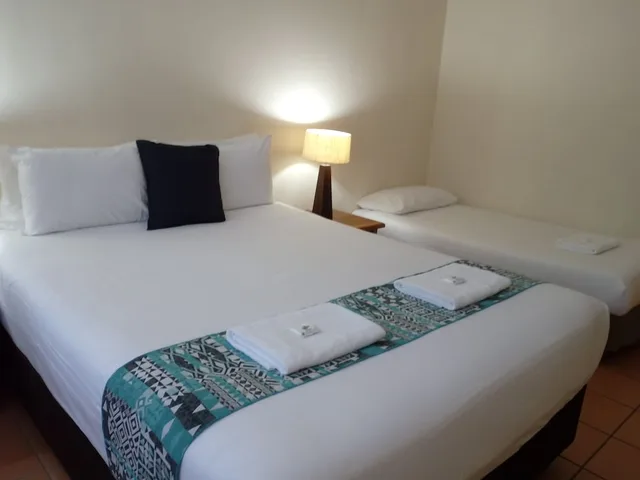 شقة بسرير مزدوج وسرير فردي بغرفة نوم واحدة، Lake Central Cairns 1/2