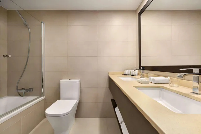 جناح غراند بإطلالة على البحر بـ3 غرف نوم بجاكوزي، Wyndham Grand Costa del Sol 1/1