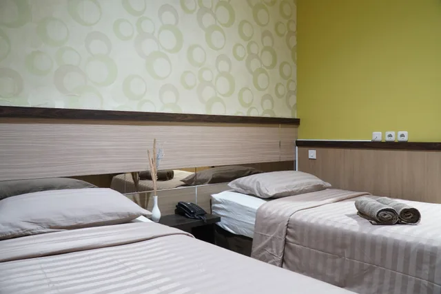 Silver، PARIS DAY HOTEL 1/1