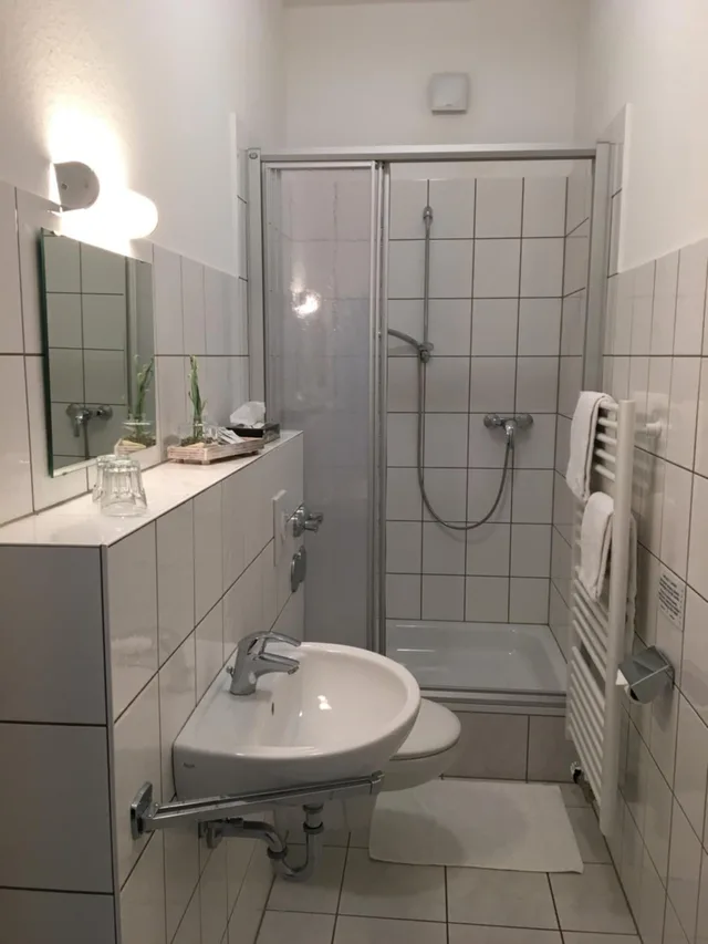 غرفة قياسية ثلاثية، Central Hotel Duisburg 6/8