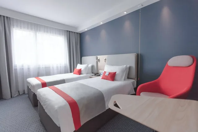 Standard, Twin Beds, Accessible, Holiday Inn Express Luzern-Neuenkirch 1/1