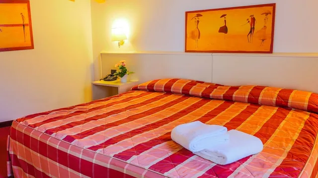 غرفة بسرير مزدوج، HOTEL GALLIA 5/10