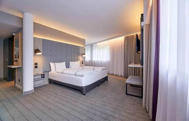 Superior, Double Bed, Premier Inn Lindau Hotel 1/10
