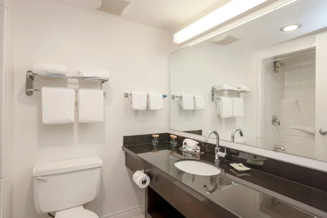 Standard, 2 Queen Beds, Monahee Building، Sandman Hotel Revelstoke 4/4