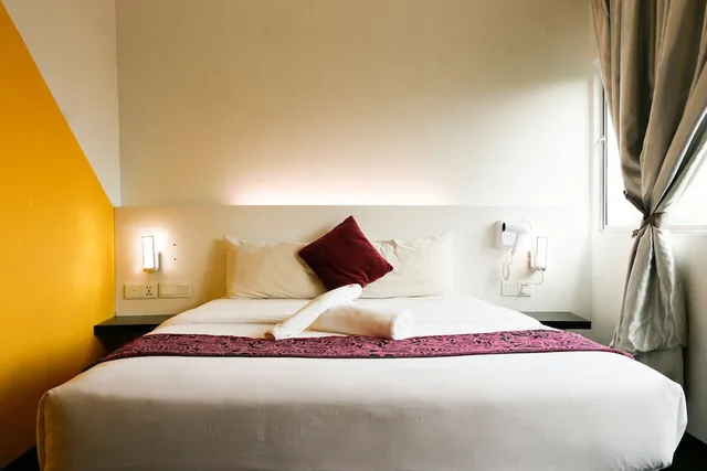 غرفة قياسية بسرير كوين، Swing & Pillows at Golden Roof Hotel Ampang, Ipoh 1/10