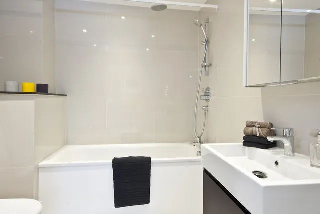 شقة سوبيريور بسرير كوين وسريرين منفصلين بشرفة بغرفتي نوم، Apartment Queensgate Court 10/10