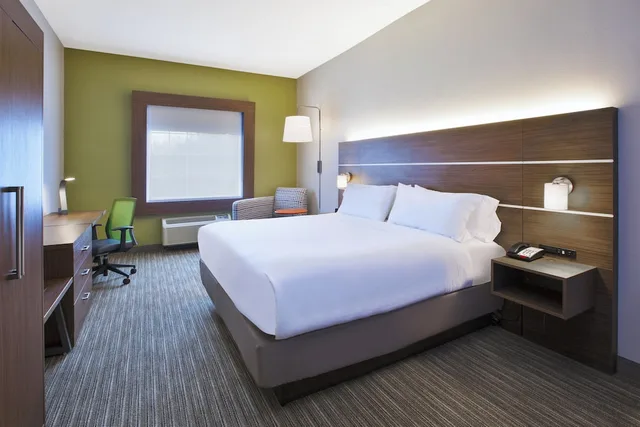 غرفة قياسية بسرير كينج، Holiday Inn Express & Suites Manchester-Conf Ctr(Tullahoma) 3/6