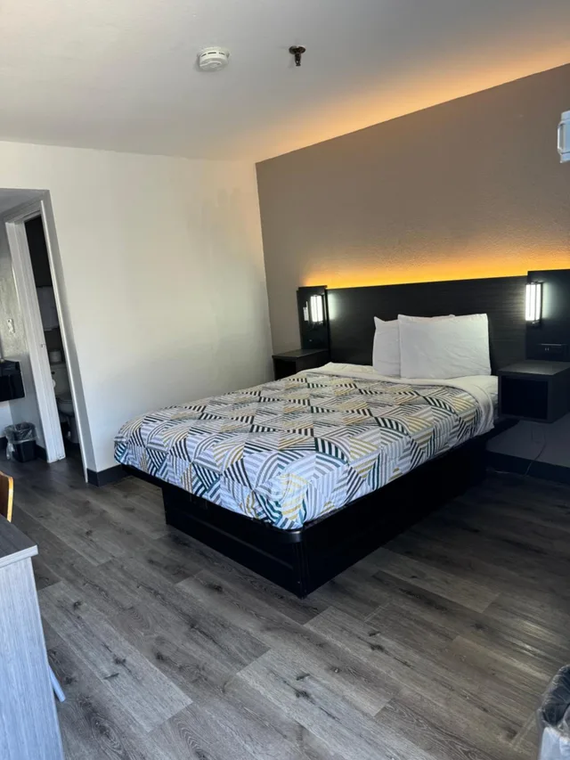 غرفة بسرير كوين لذوي الإعاقة، Motel6 Bradenton, FL 2/10