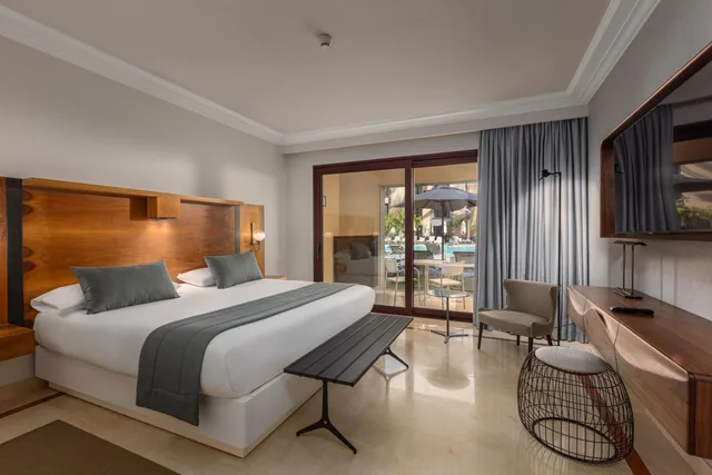 غرفة ديلوكس بسرير مزدوج بشرفة، Lopesan Costa Meloneras Resort and Spa 1/2