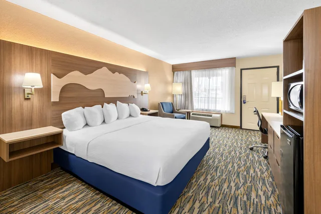 غرفة بسرير كينج، Best Western Center Pointe Inn 3/8