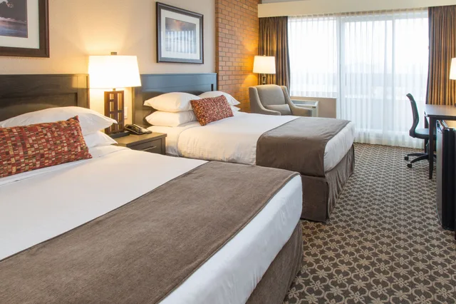 Standard, 2 Queen Beds, Embassy Inn 5/10