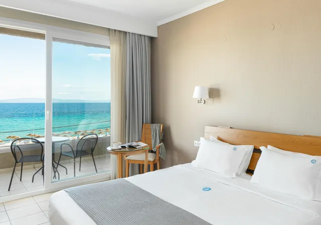 غرفة قياسية بسرير مزدوج بإطلالة على البحر، ANTIGONI BEACH HOTEL 1/2