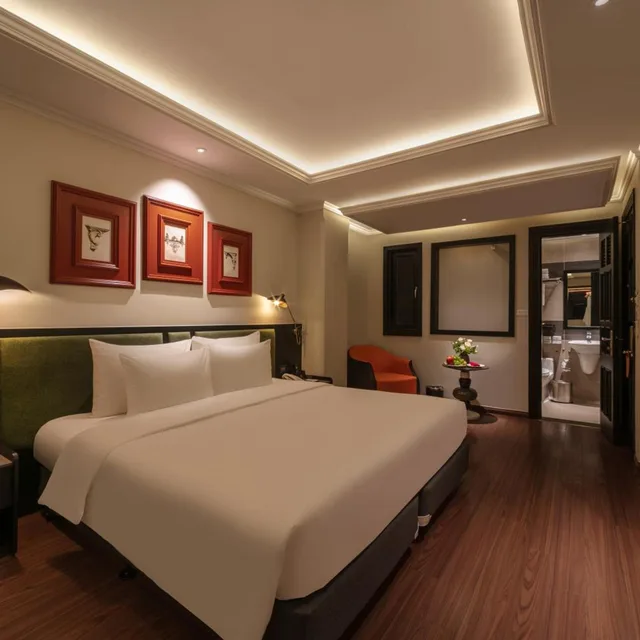 Deluxe, Double Bed, No Window, Bathtub، Champton Hanoi Hotel 1/10
