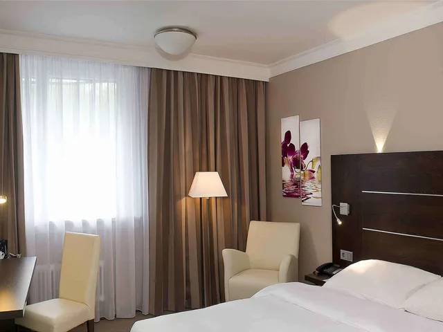غرفة قياسية بسريرين منفصلين، MERCURE HOTEL HAMM 3/5