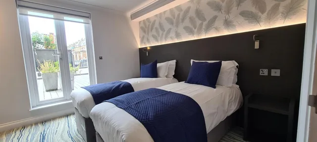 غرفة سوبيريور مفردة، Commodore Hotel London 13/18