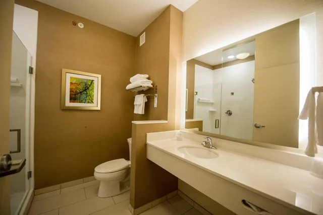جناح بسرير كينج، Fairfield Inn Suites Cambridge 7/9