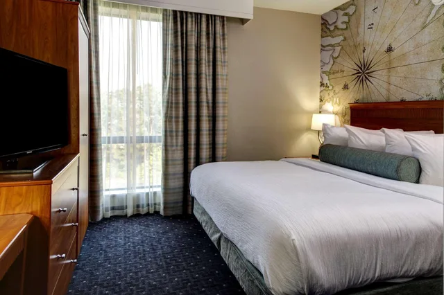 جناح لذوي الإعاقة، Embassy Suites Williamsburg 1/4