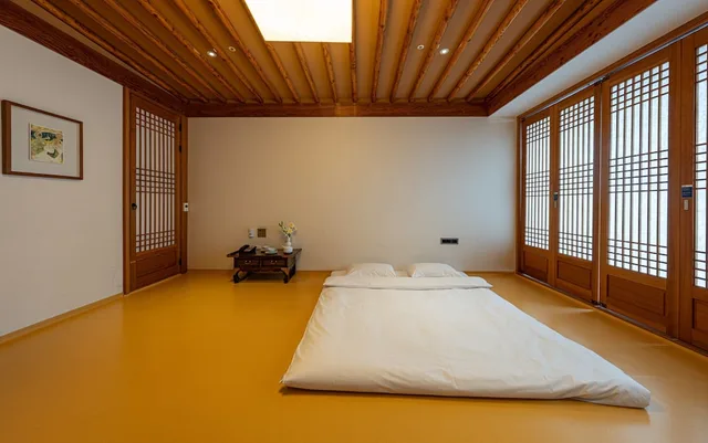 Korean, Deluxe, Suite, Futon Bed, Queen Bed, New Wing, Corner, Eldis Regent Hotel 1/5