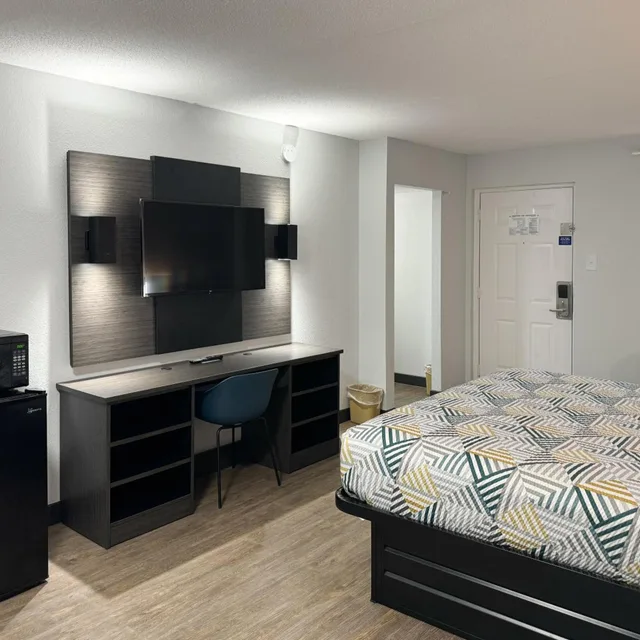 غرفة بسرير كينج، Motel6 Huntsville, AL - University Dr 2/10