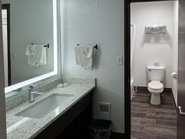 غرفة ديلوكس بسريرين كوين، Motel6 Fond Du Lac, WI 5/6