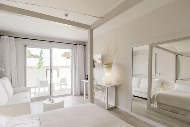 Superior, Double or Twin Bed, Terrace, Blanco Hotel Formentera 5/10