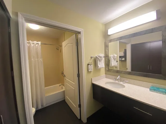 جناح استوديو بسرير كوين بمطبخ، Staybridge Suites Syracuse Liverpool 2/3