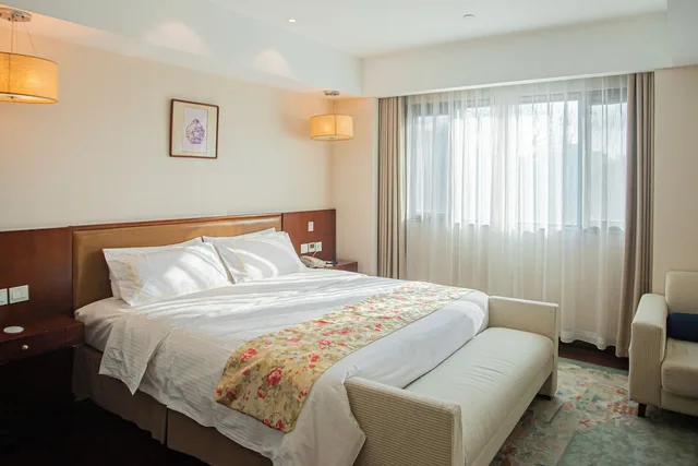 غرفة ديلوكس تنفيذية بسرير كينج، Jade Garden Hotel Beijing 1/3
