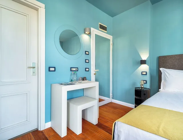 غرفة كلاسيكية بسريرين منفصلين بإطلالة جزئية على البحر، Hotel Rosabianca 3/4