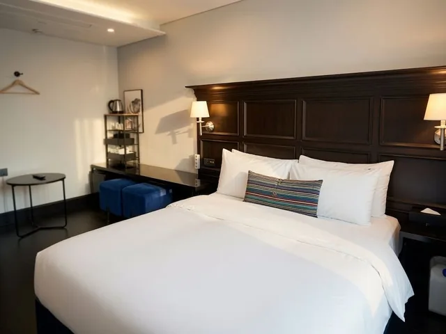 غرفة ديلوكس بسرير كوين بحوض استحمام، Hotel The May Jongno 7/10