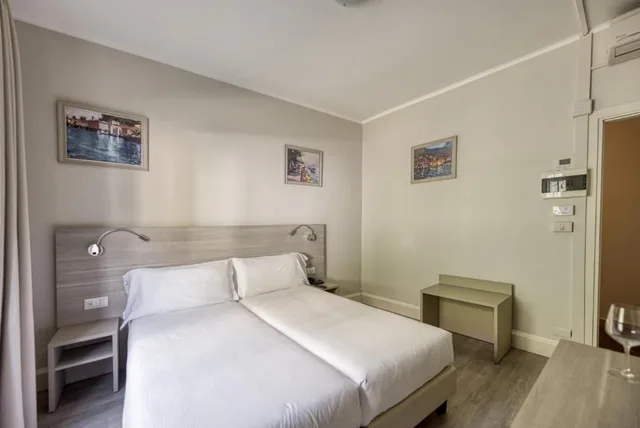 Standard, Twin Beds, Hotel Bazzoni And Du Lac 2/5